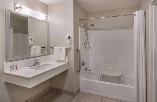 Albuquerque Hotel | Baymont by Wyndham Albuquerque Airport