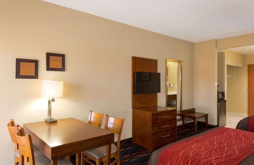 Bonita Springs Hotel | Baymont by Wyndham Bonita Springs