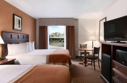 Branson Hotel | Baymont by Wyndham Branson - On the Strip