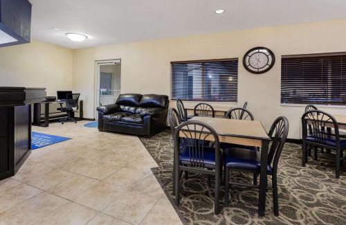 Evansville Hotel | Baymont by Wyndham Casper East