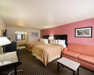 Amistad National Recreational Area Hotel | Baymont by Wyndham Del Rio