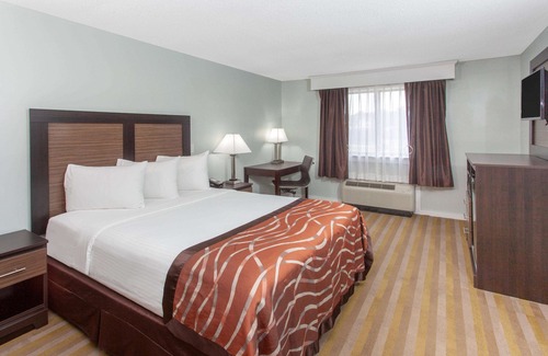 Grand Haven Hotel | Baymont by Wyndham Grand Haven