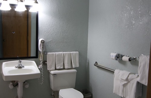 Grand Haven Hotel | Baymont by Wyndham Grand Haven