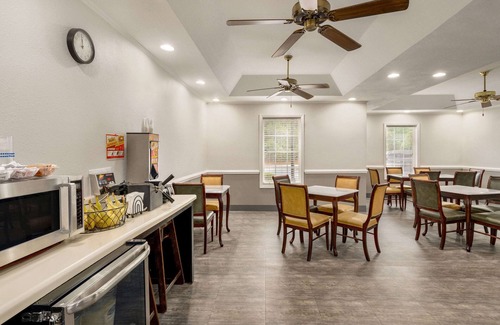 Henderson Hotel | Baymont by Wyndham Henderson Oxford