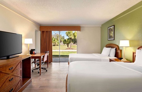 Daytona Beach Hotel | Baymont by Wyndham Intl Speedway/I-95/Daytona Beach