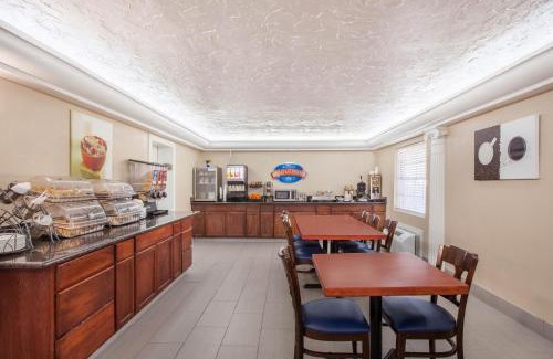 Lake City Hotel | Baymont by Wyndham Lake City