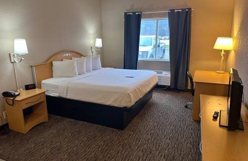 Greendale Hotel | Baymont by Wyndham Lawrenceburg