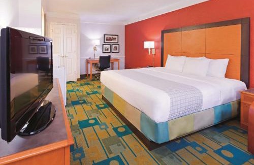 Downtown Hotel | Baymont by Wyndham Lubbock - Downtown Civic Center