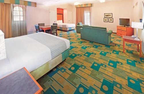 Downtown Hotel | Baymont by Wyndham Lubbock - Downtown Civic Center