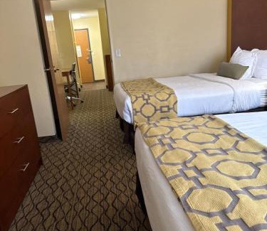 Mishawaka Hotel | Baymont by Wyndham Mishawaka South Bend Area