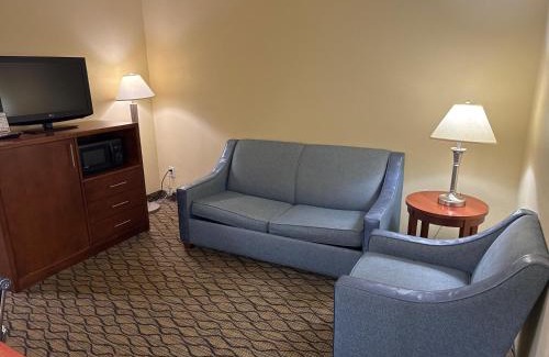 Mishawaka Hotel | Baymont by Wyndham Mishawaka South Bend Area