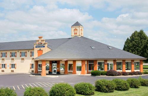 Pella Hotel | Baymont by Wyndham Pella
