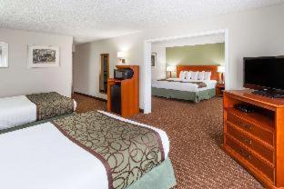 Orange Prairie Hotel | Baymont by Wyndham Peoria