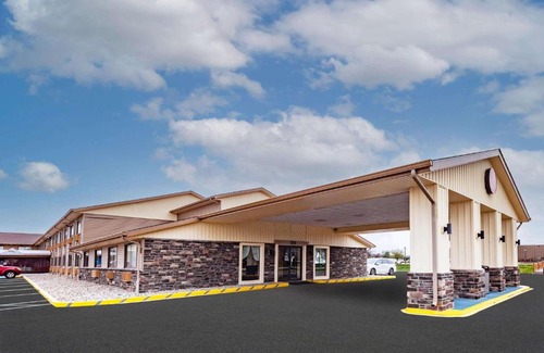 Perrysburg Hotel | Baymont by Wyndham Perrysburg-Toledo