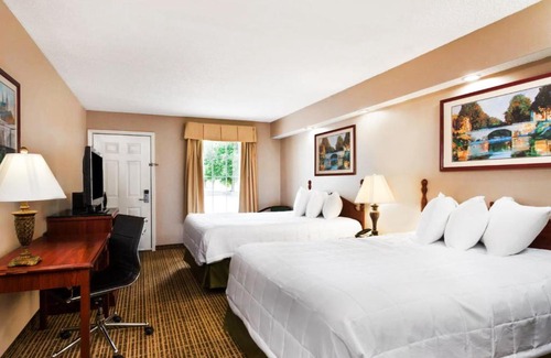 Tullahoma Hotel | Baymont by Wyndham Tullahoma