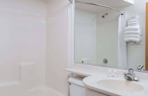 Spenard Hotel | Baymont Inn & Suites by Wyndham Anchorage Airport