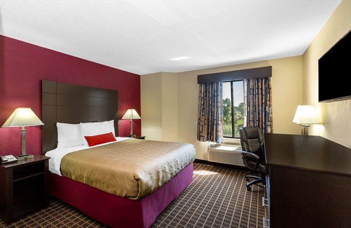 Mukwonago Hotel | Baymont Inn & Suites by Wyndham Mukwonago