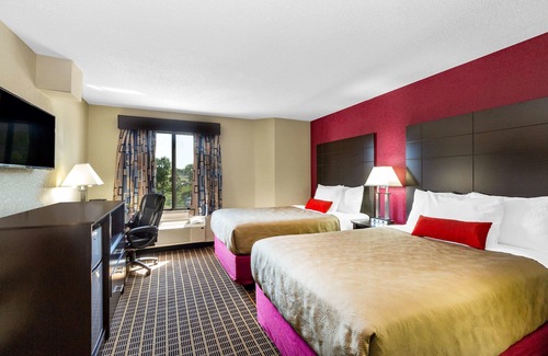 Mukwonago Hotel | Baymont Inn & Suites by Wyndham Mukwonago