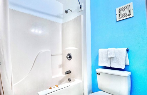 Bayou La Batre Hotel | Bayou Inn & Suites