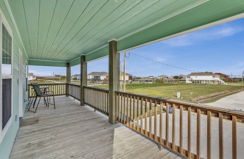 Hackberry House | Bayou Teal Lodge
