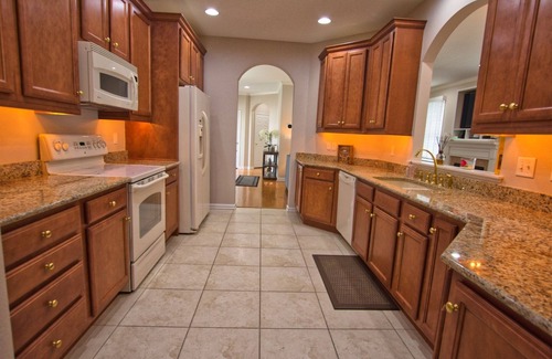 The Commons House | Bayside * 3 BR Luxury House * Sleeps 10-12