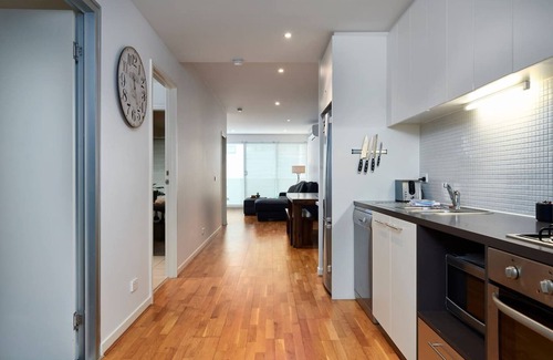 Port Melbourne Apartment | Bayside Apartment in the Heart of Port Melbourne