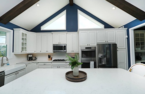 Bayside House | Bayside Beach House with Views of Magnolia Tree and Beyond