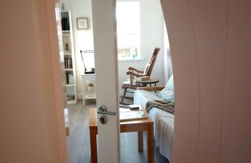 Curragh Bed & Breakfast | Bayside Cottage B & B