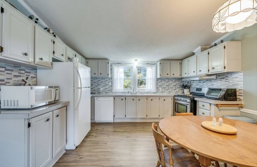 Deep Hole House | Bayside Haven - Dog Friendly!
