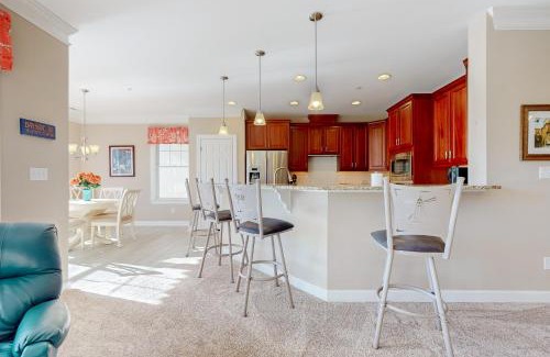 Bayside Apartment | Bayside Resort - 31738 Lakeview Dr #202A