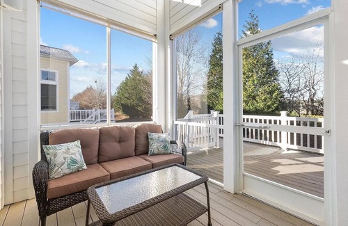 Bayside House | Bayside Resort: 4 BR 3 Full Bath Lovely Twin House in Award-Winning Community *