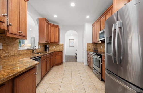 Sun Ridge House | Bayside Resort: Beautiful 5 Bedroom House -close to pools!