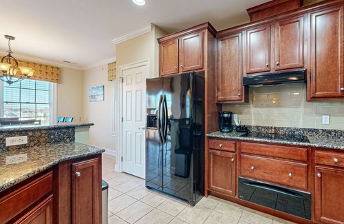Sun Ridge Condo | Bayside Resort dog-friendly condo with golf, pools, gyms, hot tubs, tennis, AC