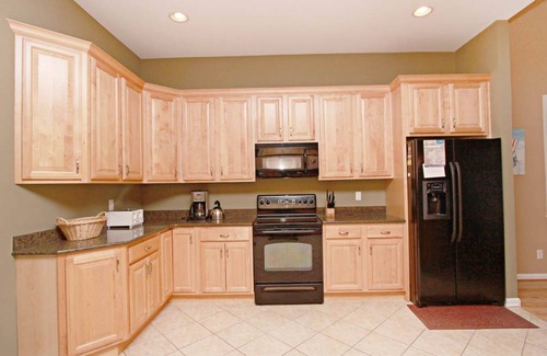 The Commons House | Bayside Resort house w/shared sauna, private gas grill, golf on-site & fireplace
