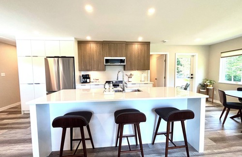 Sliammon House | Bayside Retreat Ocean View/Hobby Farm