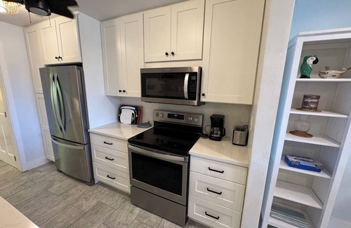 Nazareth Condo | Bayside Retreat! – Walk to Cowpet Bay Beach! Oceanview!