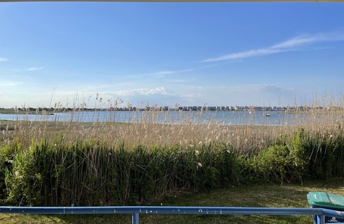 Southend House | Bayside Retreat with Fabulous Views, Short walk to the Beach, Marvelous Sunsets