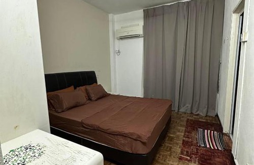 Batu Ferringhi Apartment | Bayu Emas Ferringhi Homestay