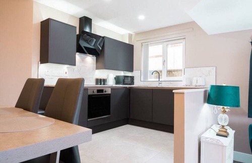 Drains Bay Condo | Bayview Apartment 4 · Escape Ordinary~Bayview Apartment~Luxury Interior