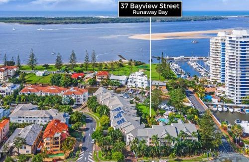 Runaway Bay Apartment | Bayview Bay Apartments and Marina
