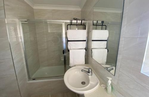 Runaway Bay Apartment | Bayview Bay Apartments and Marina