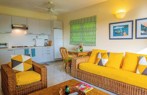 Runaway Bay Condo | Bayview Condo.