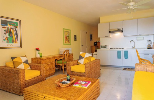 Runaway Bay Condo | Bayview Condo.