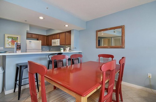 Fort Walton Beach Condo | Bayview Condo w/Lazy River Lagoon Pool