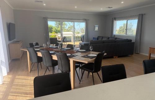 Para Wurlie House | Bayview Escape
