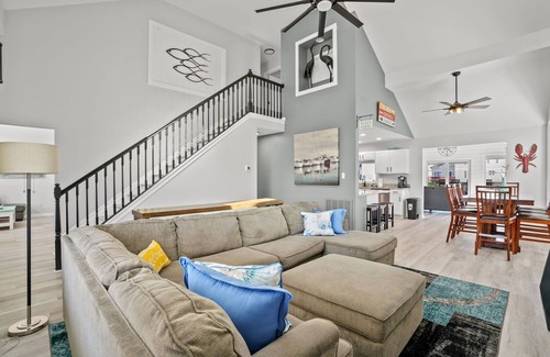 Captain's Cove House | Bayview - Game Room, Waterfront, Pools!