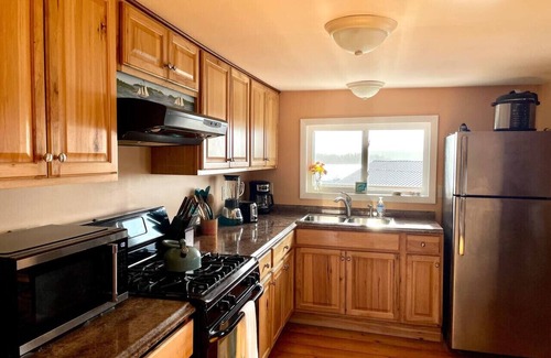 Stonington House | Bayview House 1br 2ba Stunning Harbor Views