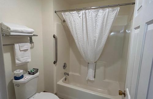 Crescent City Hotel | Bayview Inn