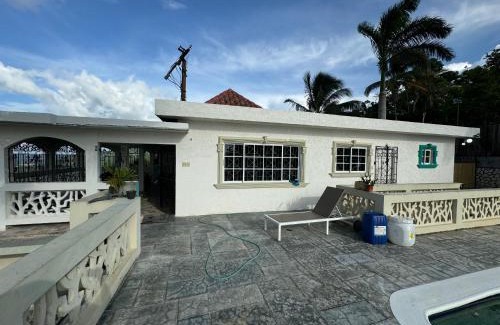 Reading Villa | Bayview Luxury Retreats