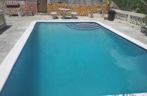 Reading Hotel | Bayview Luxury Retreat
